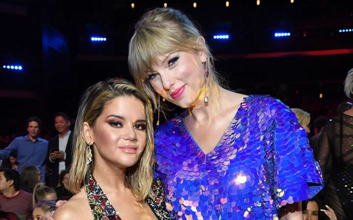 Một ca sĩ nổi tiếng bày tỏ sự nghi ngờ khi nhận thiệp mời lễ cưới của Taylor Swift và Travis Kelce