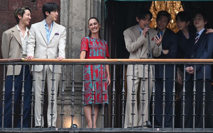 Quảng trường Zócalo 'vỡ trận' vì BTS, được đích thân Tổng thống Mexico tiếp đón