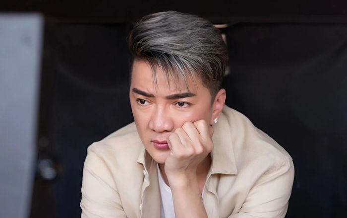 Đàm Vĩnh Hưng thông báo tạm dừng