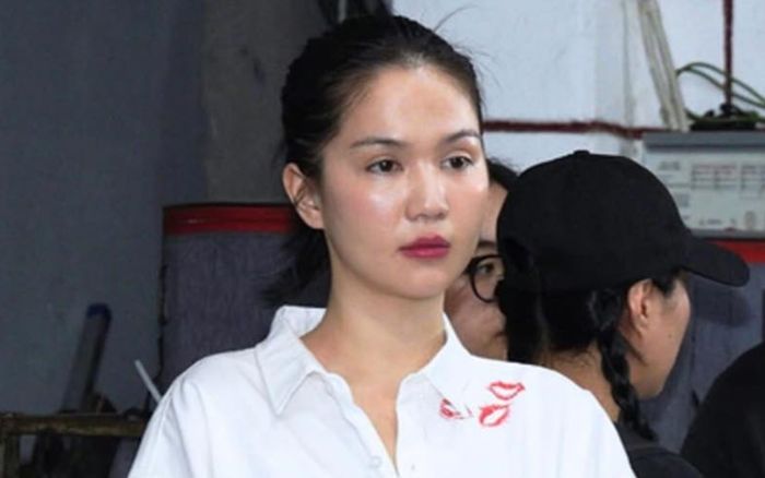 Tình thế khó khăn với Ngọc Trinh