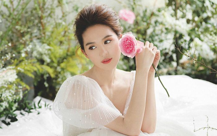 Hạnh phúc của Ngọc Trinh khi tìm thấy tình yêu ở tuổi U40