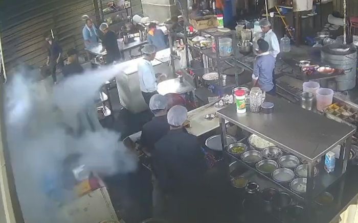 Vừa đi làm nhà hàng được một tháng, đầu bếp trẻ tử vong vì tủ lạnh phát nổ
