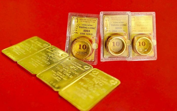 Giá vàng hôm nay (11/6): Vàng nhẫn 'tuột dốc' xuống mức khó tin