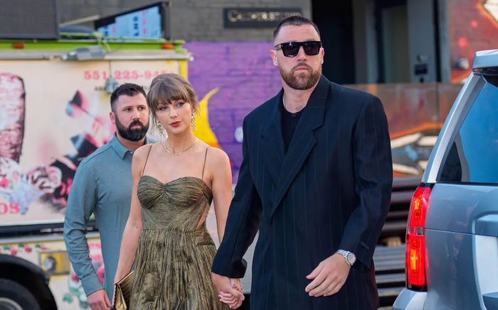 Tom Hanks đưa lời khuyên hôn nhân cho Taylor Swift và Travis Kelce trước thềm đám cưới
