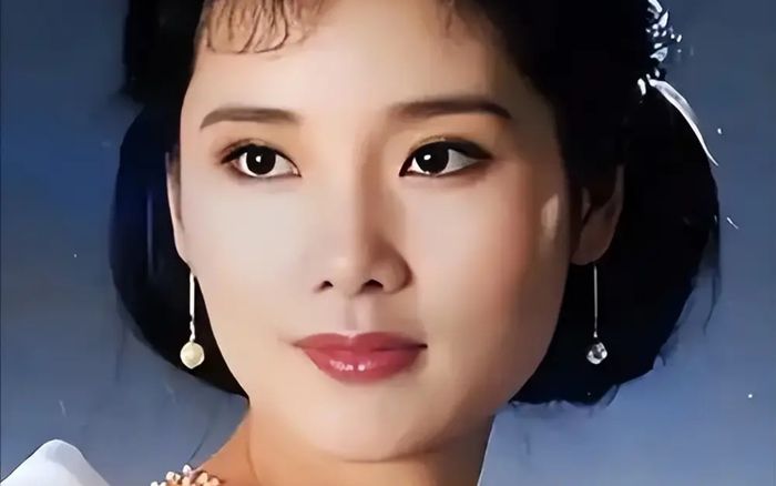 Người phụ nữ đẹp đến mức đàn ông không dám theo đuổi