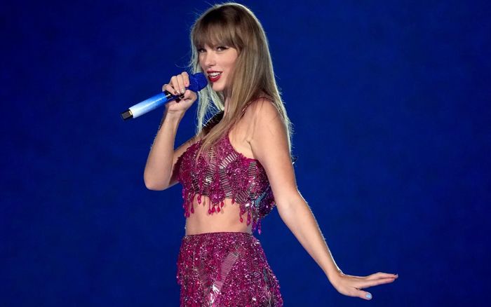 Vì sao Taylor Swift trở thành nhạc sĩ sáng tác của cả một thế hệ?
