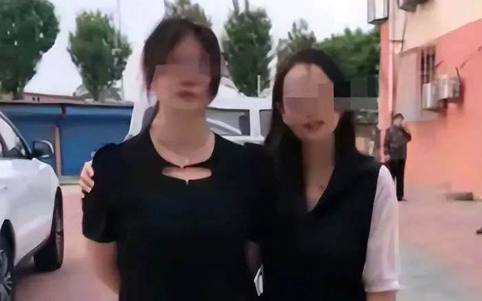 Vừa thi xong Đại học, con gái được cha báo tin mẹ đã qua đời 11 ngày