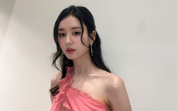 An Eun Jin gây chú ý với diện mạo thon gọn sau khi giảm 10kg