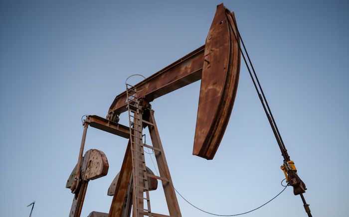 Giá dầu Brent chạm mức thấp nhất từ tháng 3 vì kỳ vọng hòa đàm Mỹ - Iran