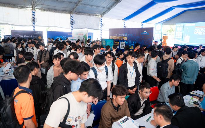 Học Công nghệ thông tin HUTECH: Từ dự án thực tế đến cơ hội nghề nghiệp trong kỷ nguyên số