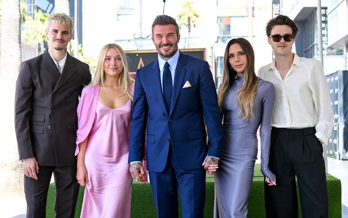 Brooklyn Beckham tiếp tục tố gia đình