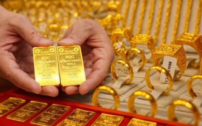 Tin tài chính hôm nay 15/6: Vàng bật tăng mạnh, USD trong nước đi lên