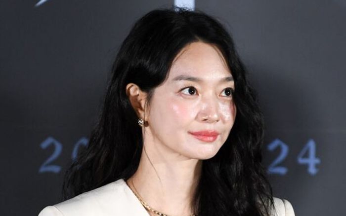 Shin Min Ah rạng rỡ sau 6 tháng cưới Kim Woo Bin