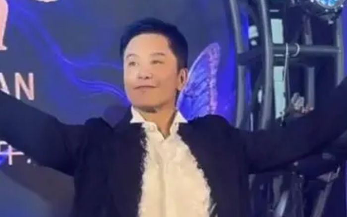 Nam ca sĩ nổi tiếng showbiz bị bắt vì dùng ma túy, giờ đi hát hội chợ kiếm sống