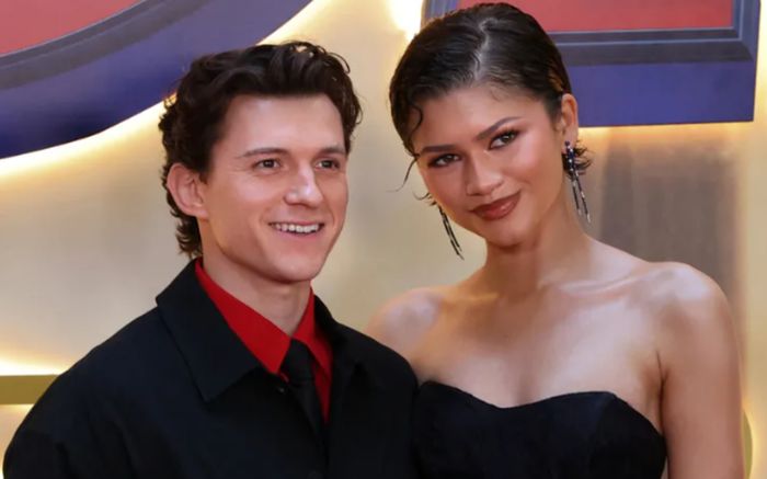 Zendaya đầy quyến rũ sánh đôi cùng Tom Holland sau 5 năm