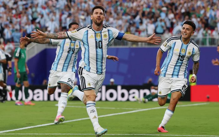Messi lập hat-trick, cân bằng kỷ lục World Cup của Klose