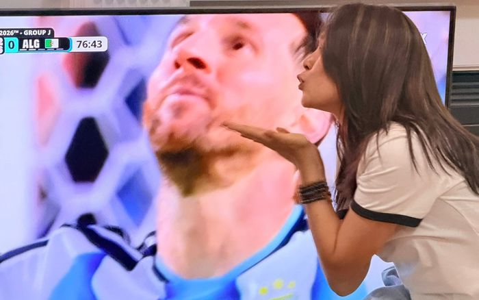 Mỹ Tâm gây sốt khi 'tỏ tình' với Messi