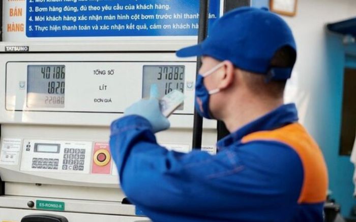 Giá xăng dầu hôm nay 17/6: Thế giới tiếp tục đà giảm mạnh