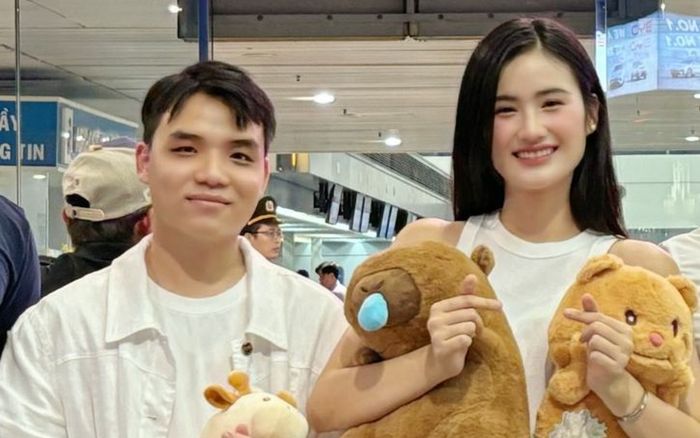 Hoa hậu Ý Nhi hạnh phúc đón sinh nhật bên bạn trai