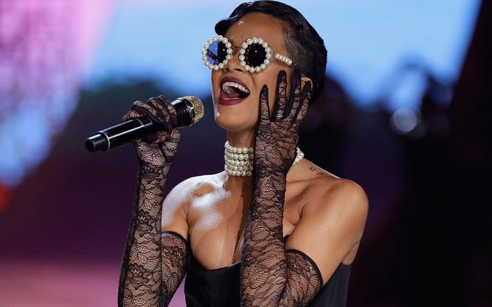 Rihanna chính thức đi vào lịch sử