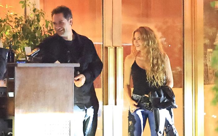 Shakira vướng tin hẹn hò tài tử 'The Lincoln Lawyer'