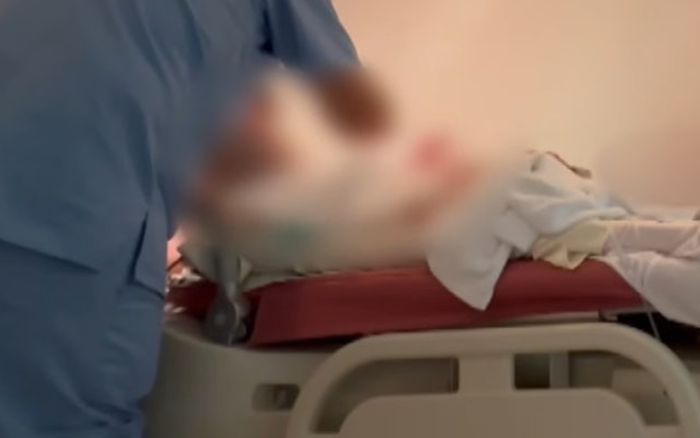 Kinh hoàng bác sĩ chui đỡ đẻ khiến sản phụ mất 4 lít máu, rơi vào nguy kịch