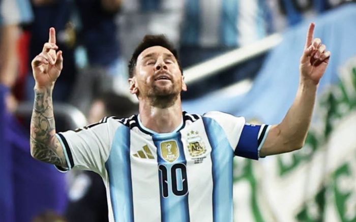 'Messi Thái' bái phục tài năng của Messi