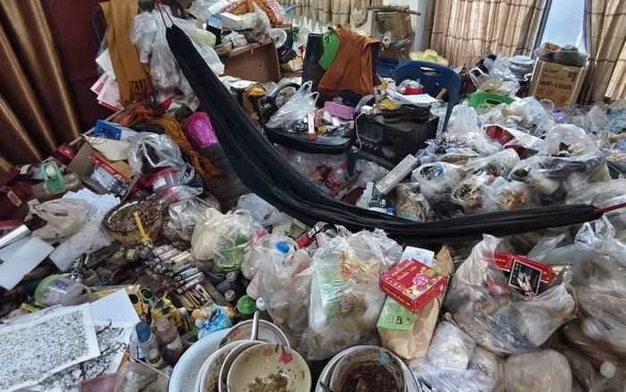 Khám xét phòng riêng sư trụ trì, phát hiện cảnh tượng gây bàng hoàng