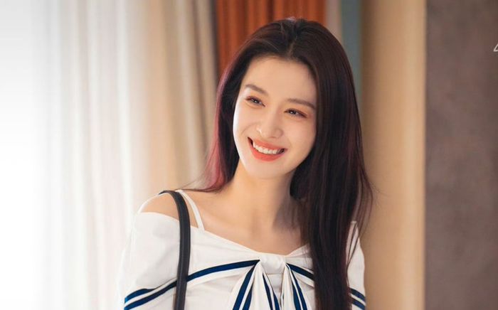 Vương Sở Nhiên gây bàn tán trong Tình Yêu Có Pháo Hoa