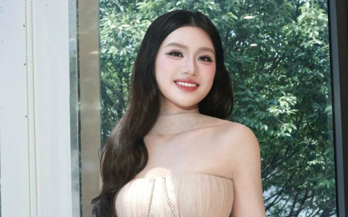 Phương Oanh khoe visual dịu dàng với diện mạo công chúa