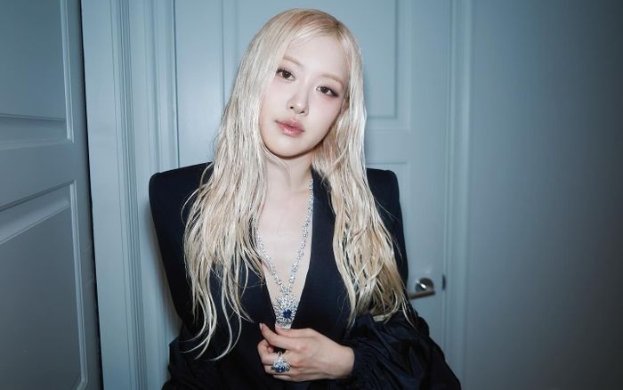 Xôn xao danh tính người yêu cũ của Rosé