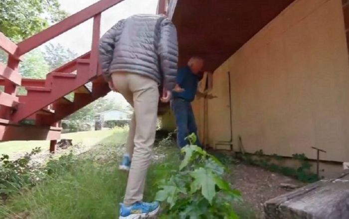 Đồ ăn liên tục biến mất trong nhà, cặp vợ chồng kinh hãi khi phát hiện sự thật dưới tầng hầm
