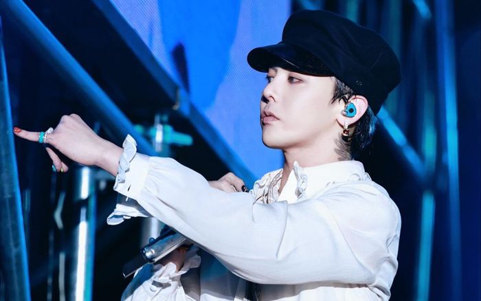 G-Dragon gây chú ý khi công khai thư tay của đấng sinh thành