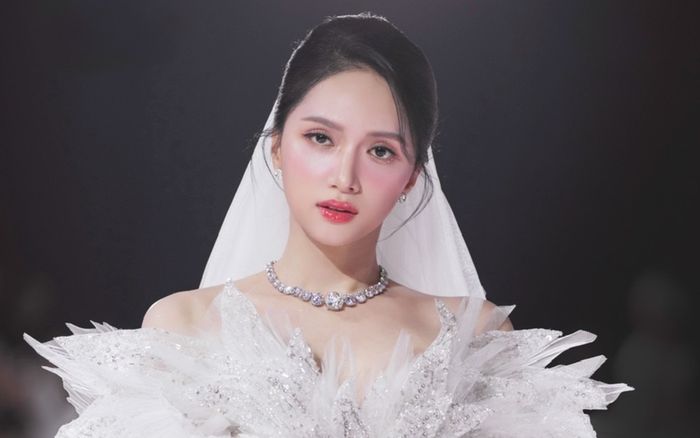 Tuyên bố gả con gái của mẹ ruột Hoa hậu Hương Giang