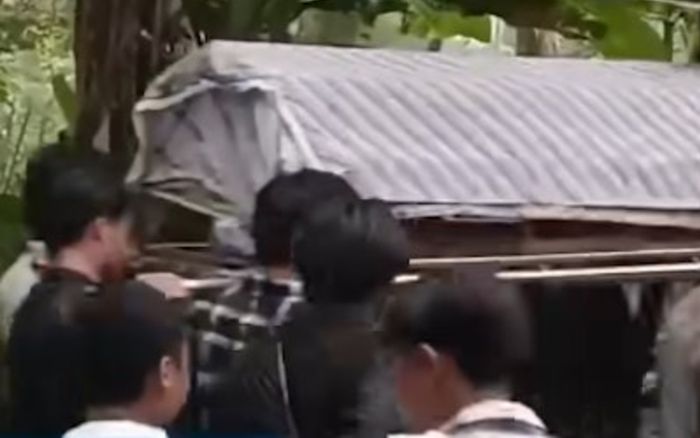 Đi cắm trại, gia đình 4 người tử vong bí ẩn trong lều