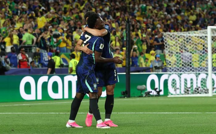 Vinicius tỏa sáng, Brazil thắng dễ Haiti để chiếm ngôi đầu bảng