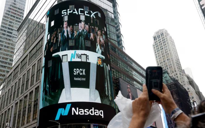 Cổ phiếu SpaceX giảm giá sau cơn sốt IPO