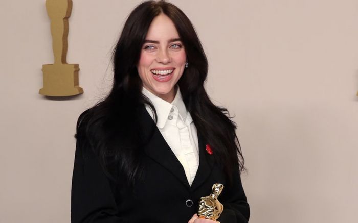 Billie Eilish tự phá kỷ lục của chính mình