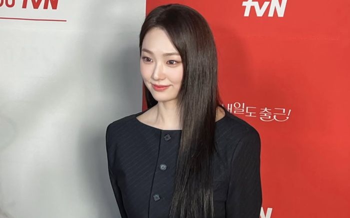 Kang Mi Na gây chú ý với nhan sắc thăng hạng sau khi giảm 10kg