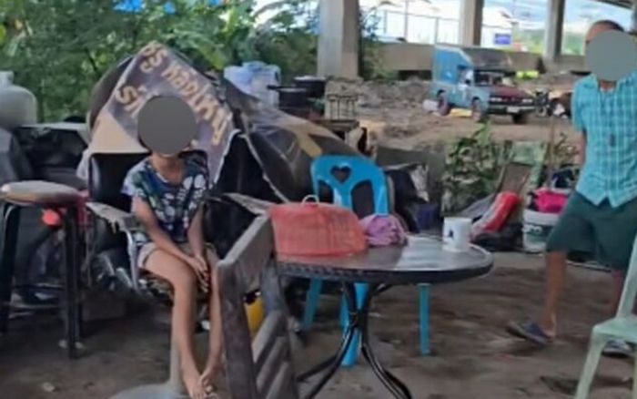 Đến nhà thăm học sinh, cô giáo khóc nấc khi thấy cảnh tượng trước mắt
