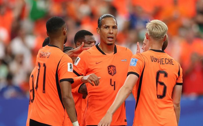 Van Dijk ca ngợi tuyển Hà Lan khi thắng Thụy Điển 5-1