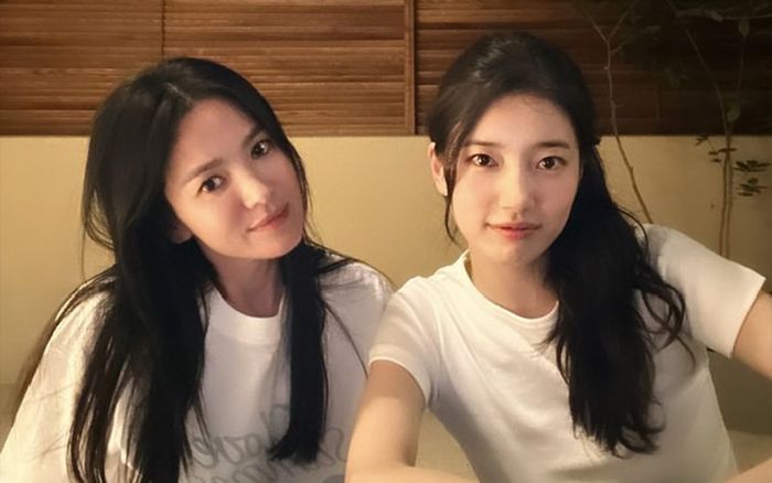 Song Hye Kyo khoe quà từ Suzy, hé lộ tình bạn thân thiết