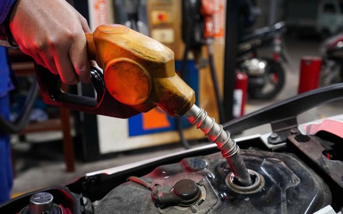 Giá xăng dầu hôm nay 22/6: Thế giới tiếp tục đà tăng
