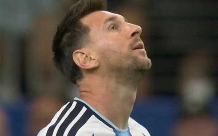 Nỗi buồn của Messi trong ngày lập kỷ lục