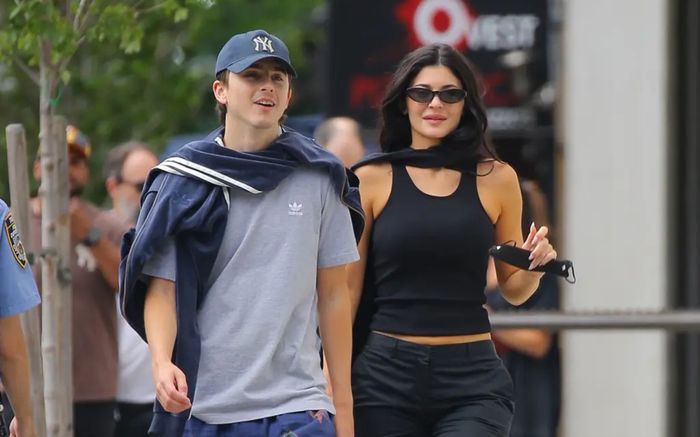 Người mẫu Kylie Jenner và Timothée Chalamet tận hưởng kỳ nghỉ lãng mạn
