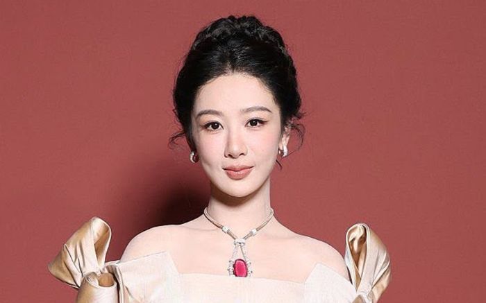 Nhan sắc Dương Tử gây sốt trong bộ ảnh mới
