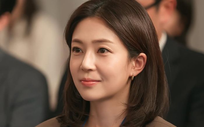 Sao nữ đình đám Baek Jin Hee thay đổi hoàn toàn sau đêm say nhớ đời