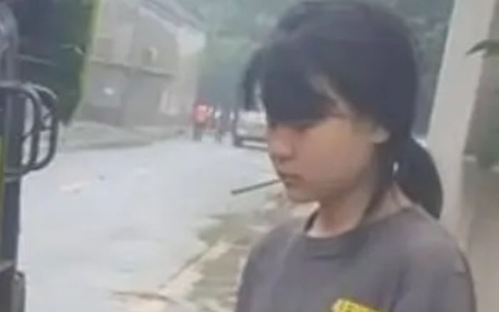 Đưa con gái 17 tuổi đi gặt lúa mì, người cha sốc nặng trước sự việc xảy ra giữa cánh đồng