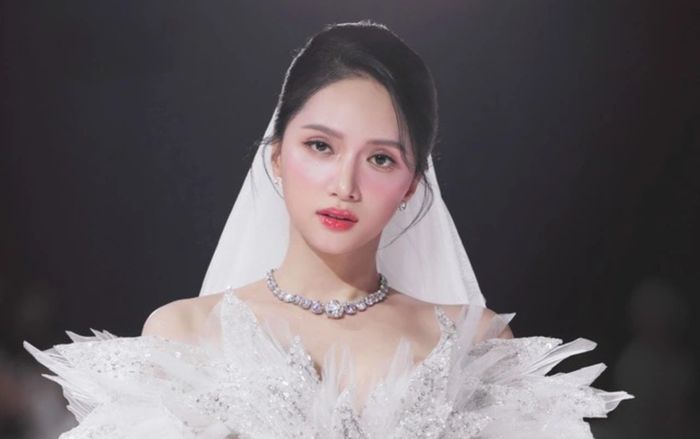 Hương Giang ấn định ngày trọng đại sau khi đoạt Á hậu 2
