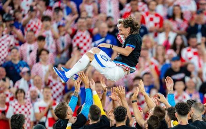 Niềm vui xen lẫn nỗi lo của Croatia trong ngày đặc biệt của Modric